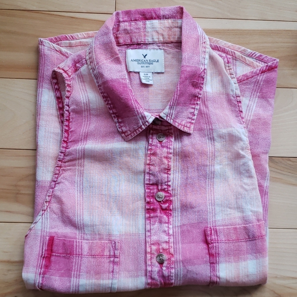 America Eagle Outfitters -  sleeveless shirt